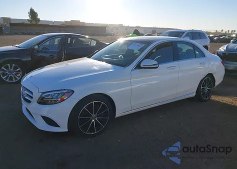 2020 Mercedes-Benz C 300 z USA, uszkodzony, nr VIN W1KWF8DB2LR572616